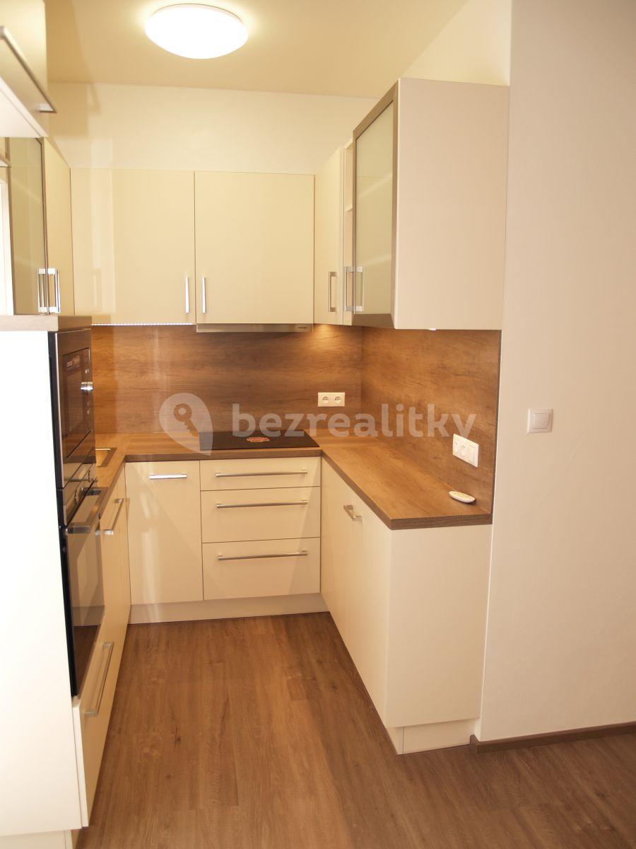 Prenájom bytu 3-izbový 82 m², Toufarova, Praha, Praha