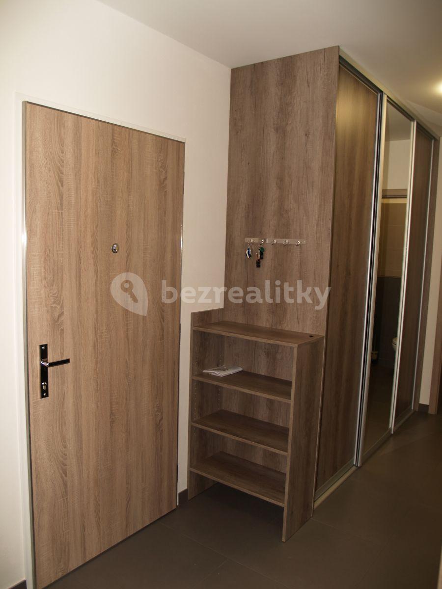 Prenájom bytu 3-izbový 82 m², Toufarova, Praha, Praha