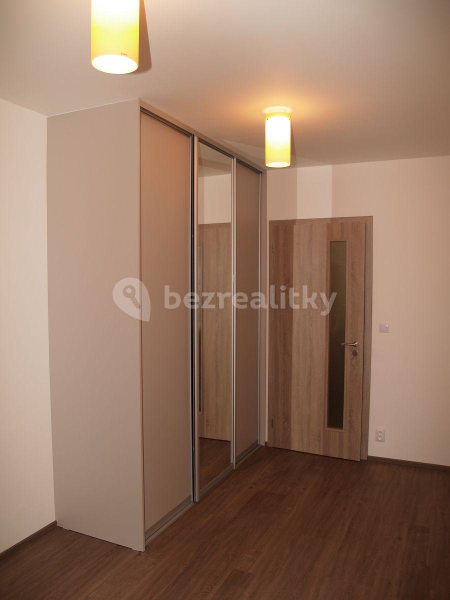 Prenájom bytu 3-izbový 82 m², Toufarova, Praha, Praha