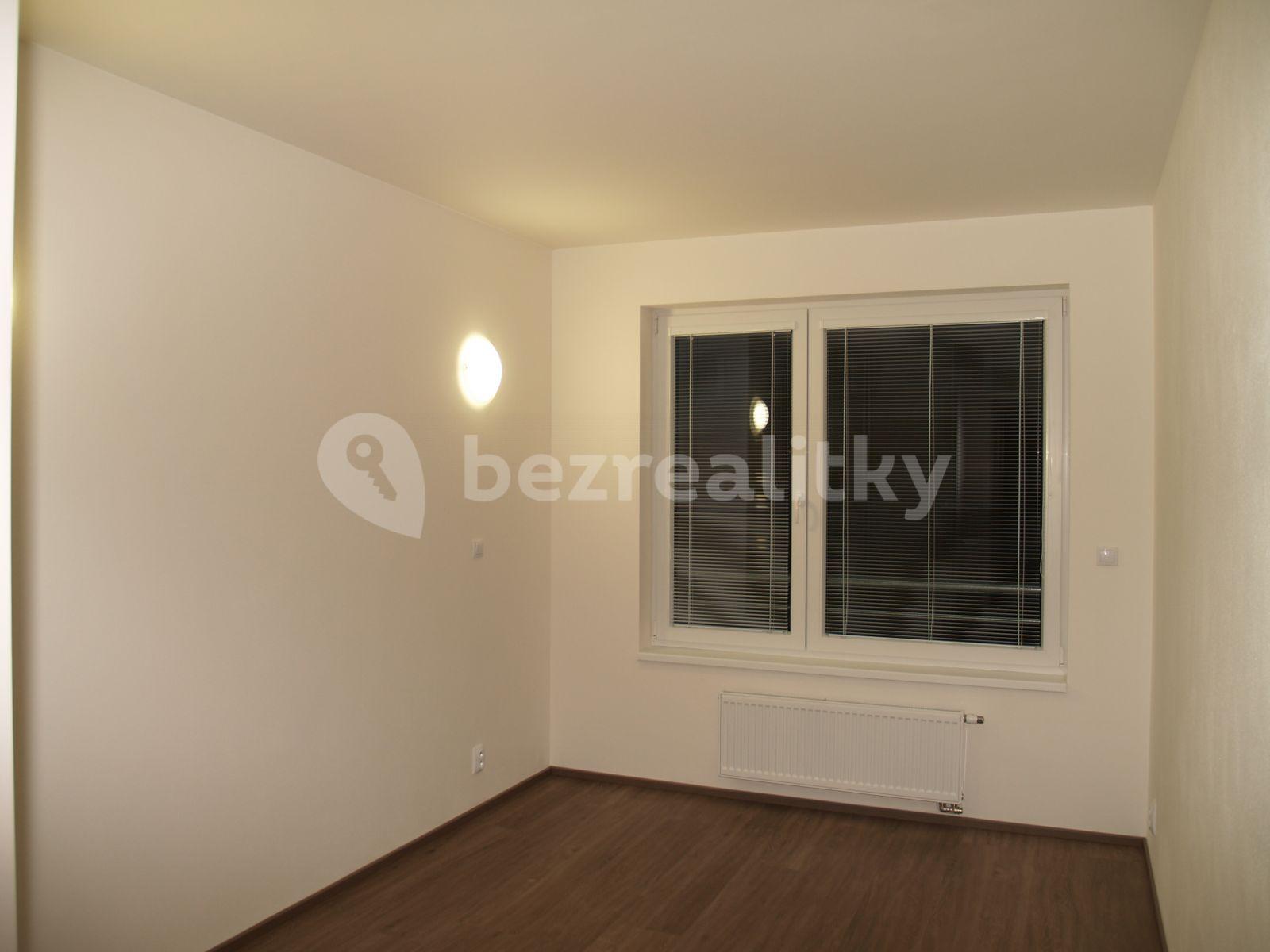 Prenájom bytu 3-izbový 82 m², Toufarova, Praha, Praha