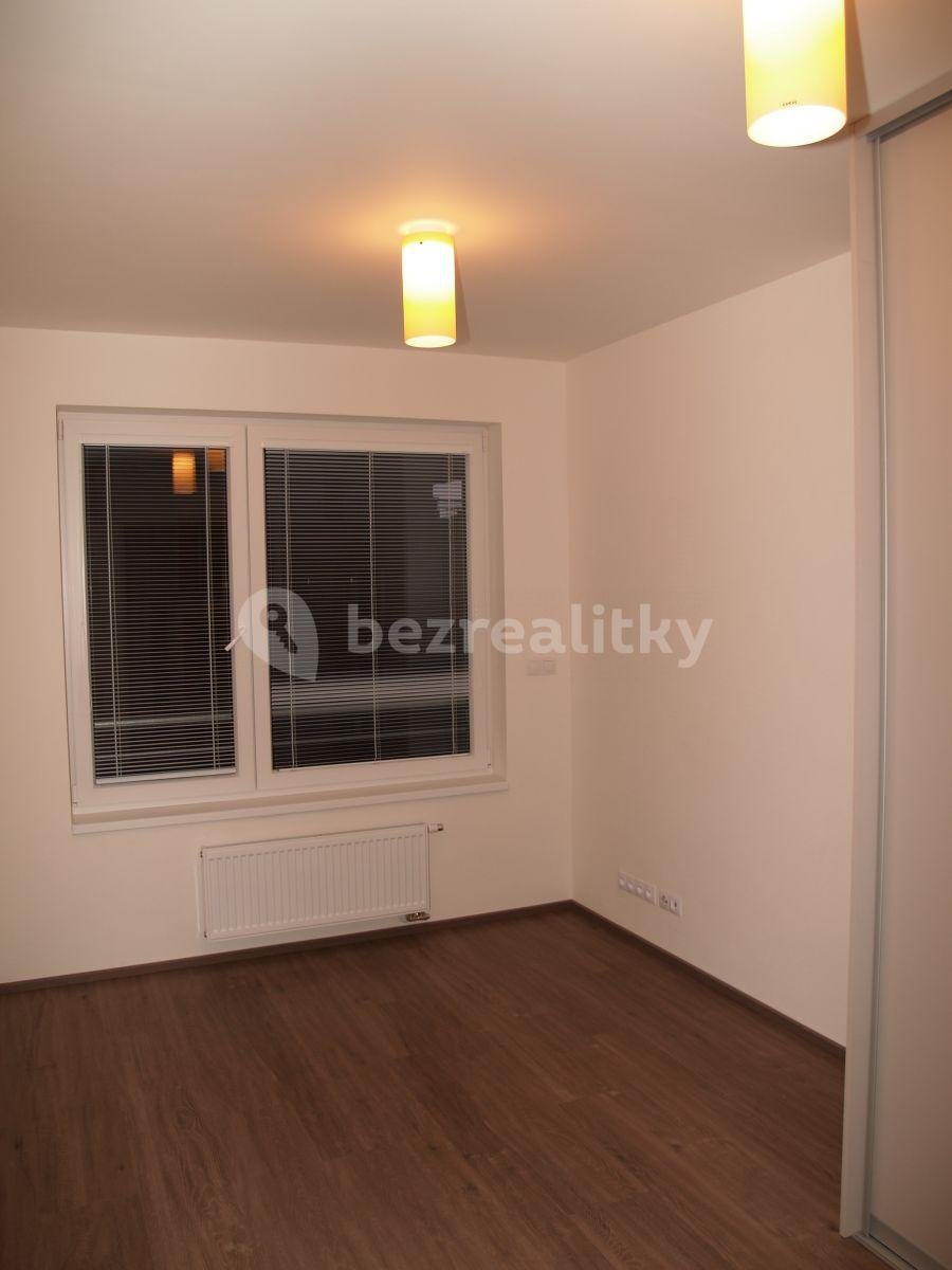 Prenájom bytu 3-izbový 82 m², Toufarova, Praha, Praha