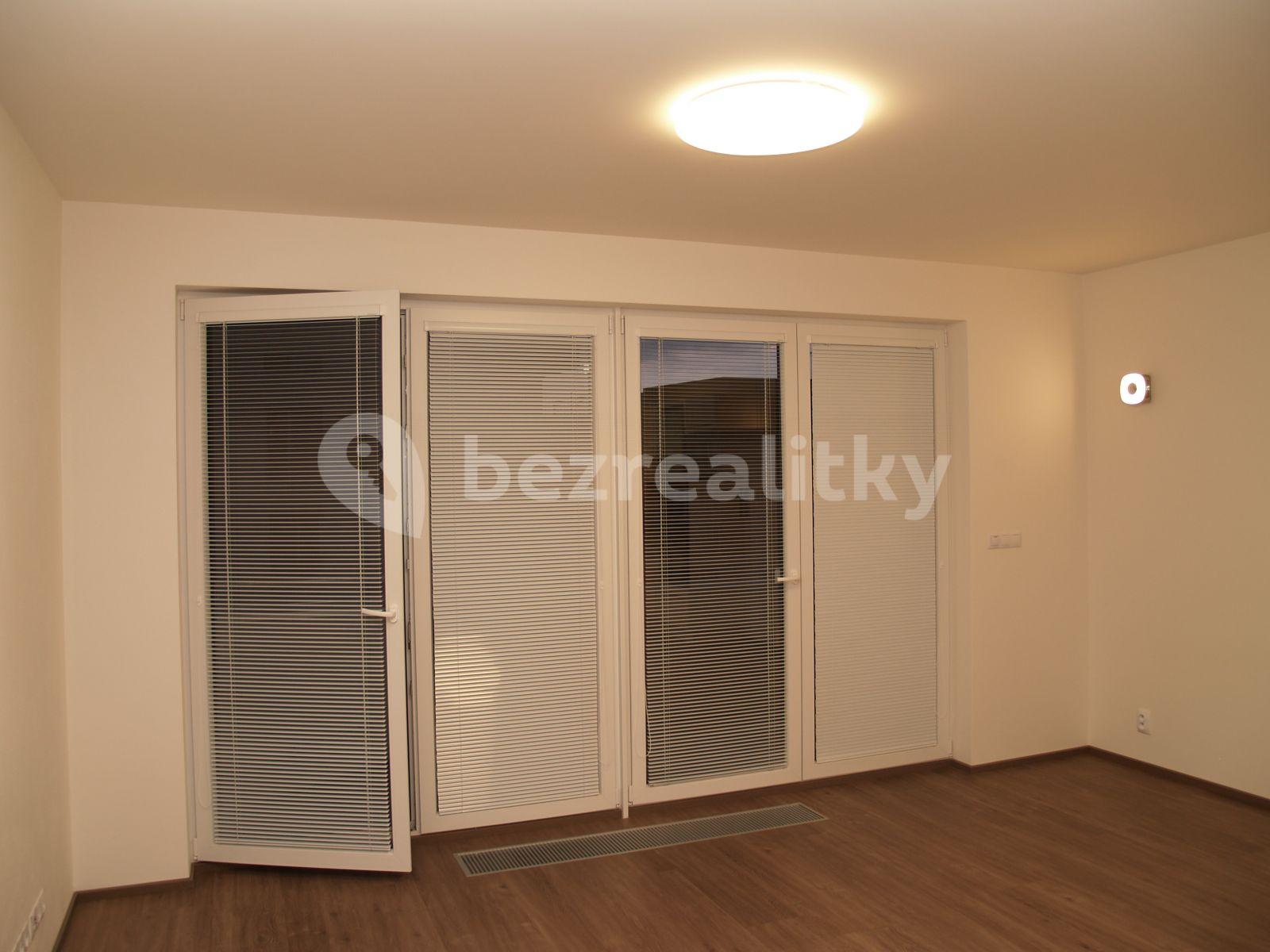 Prenájom bytu 3-izbový 82 m², Toufarova, Praha, Praha