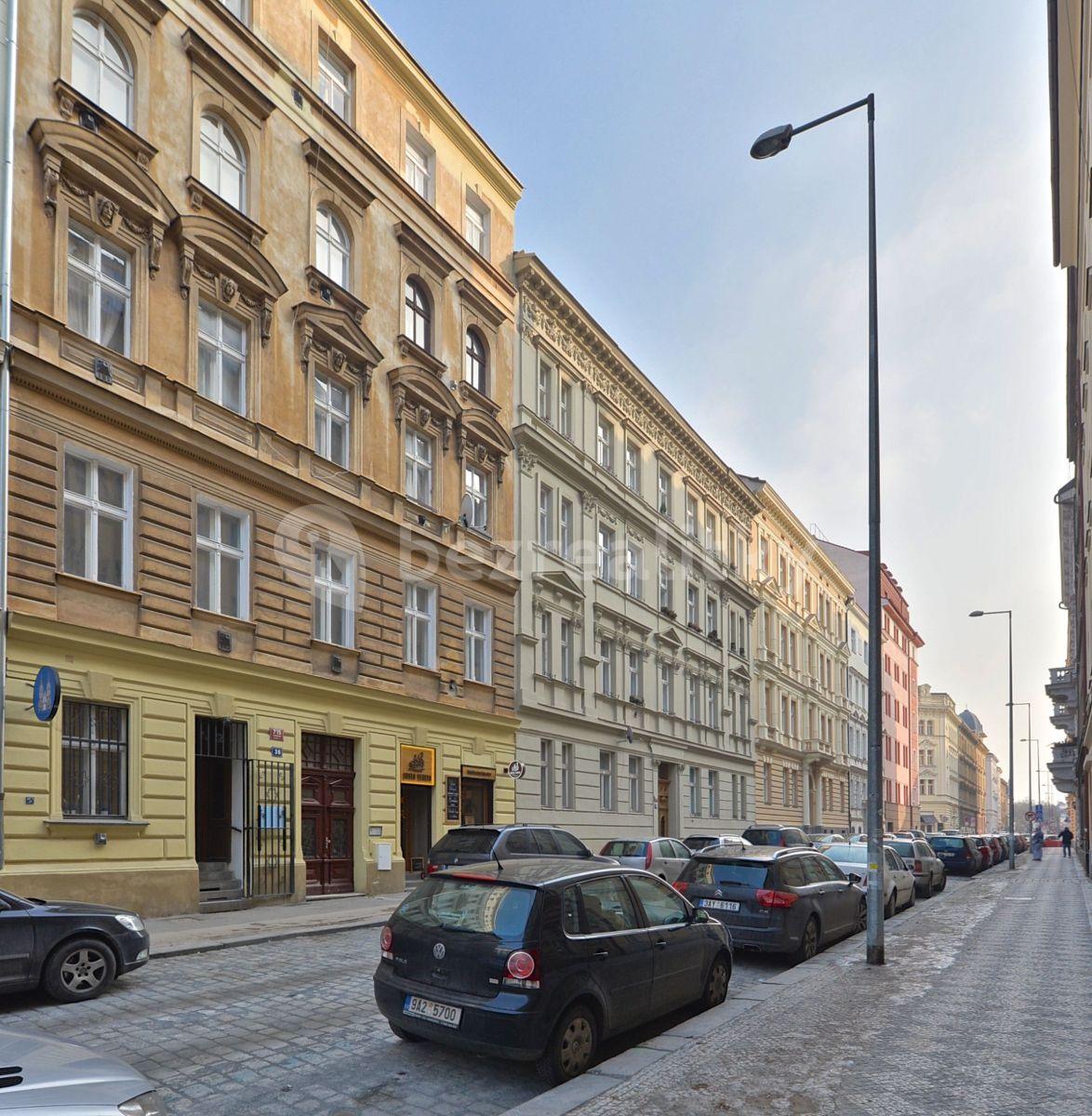 Prenájom bytu 2-izbový 35 m², Varšavská, Praha, Praha