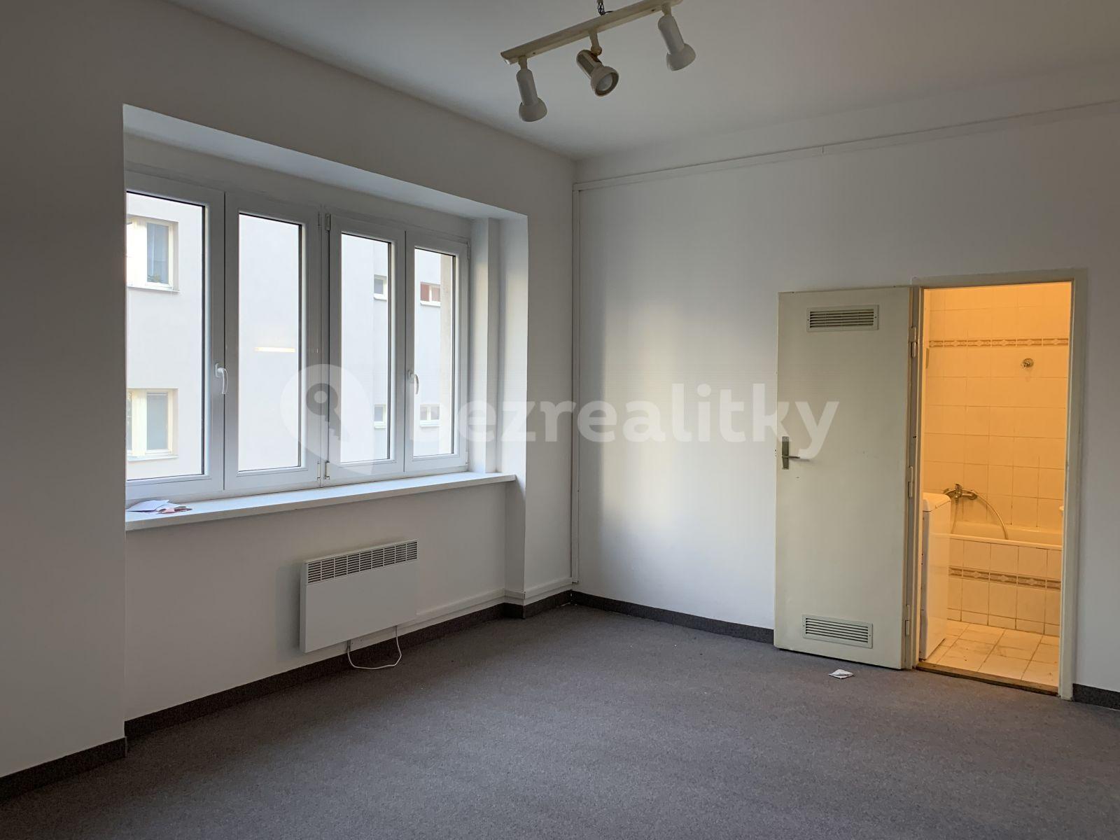 Prenájom bytu 1-izbový 39 m², Sdružení, Praha, Praha