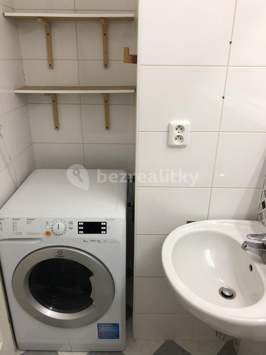 Prenájom bytu 2-izbový 33 m², Mozartova, Praha, Praha