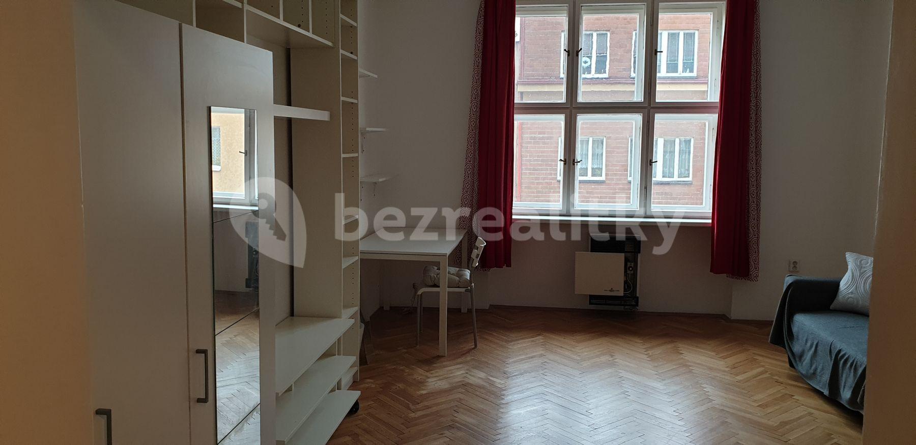 Prenájom bytu 2-izbový 72 m², Jičínská, Praha, Praha