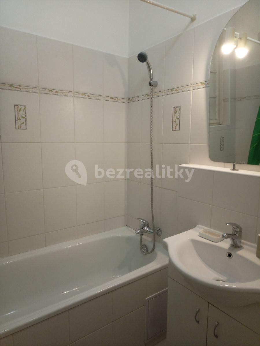 Prenájom bytu 2-izbový 72 m², Jičínská, Praha, Praha