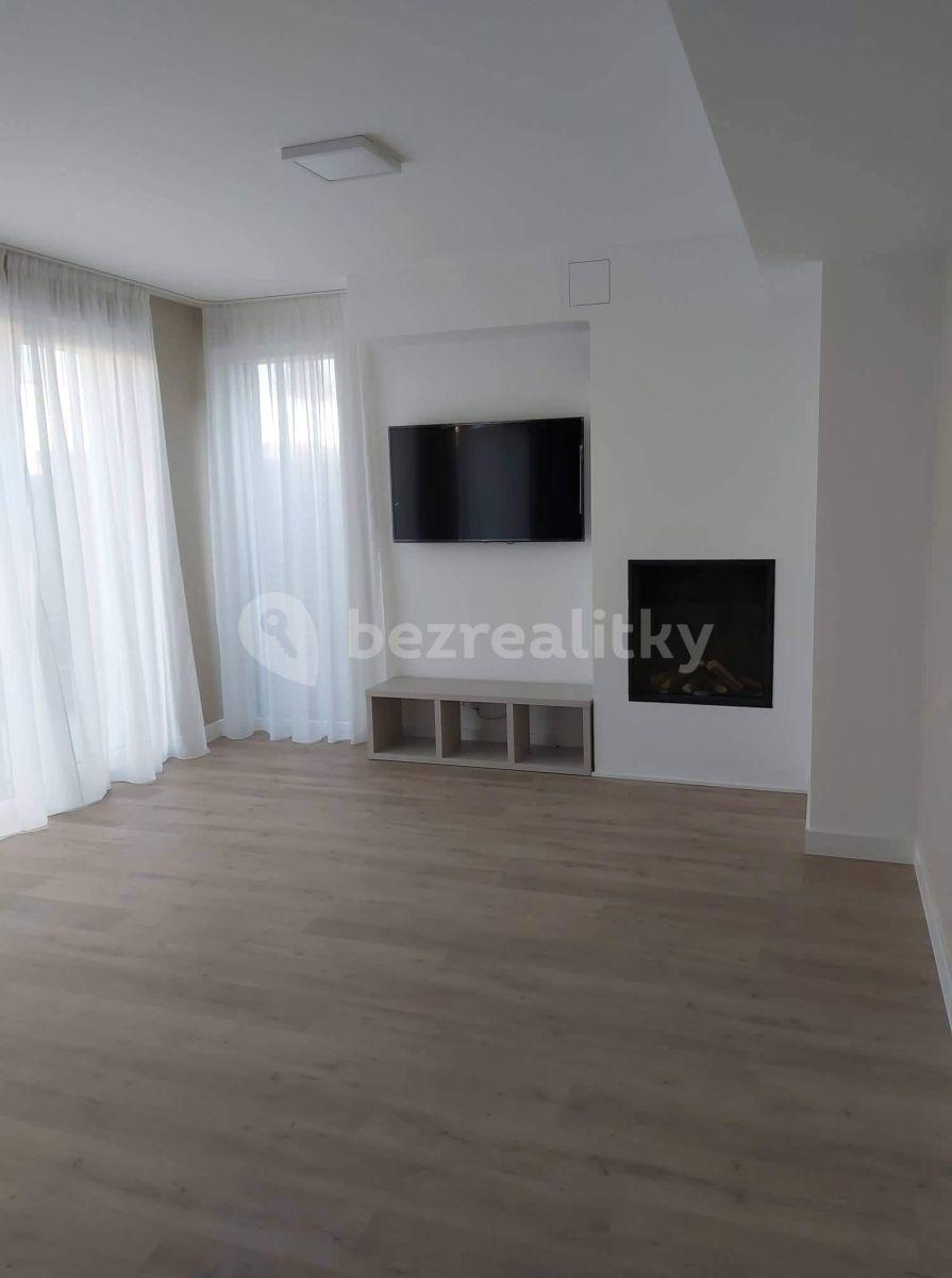 Prenájom bytu 4-izbový 115 m², Butovická, Praha, Praha