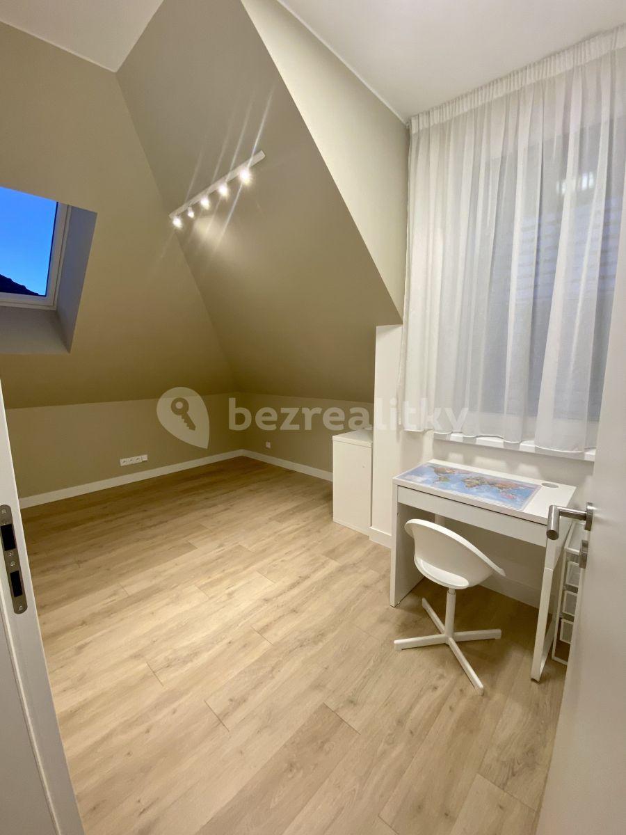 Prenájom bytu 4-izbový 115 m², Butovická, Praha, Praha