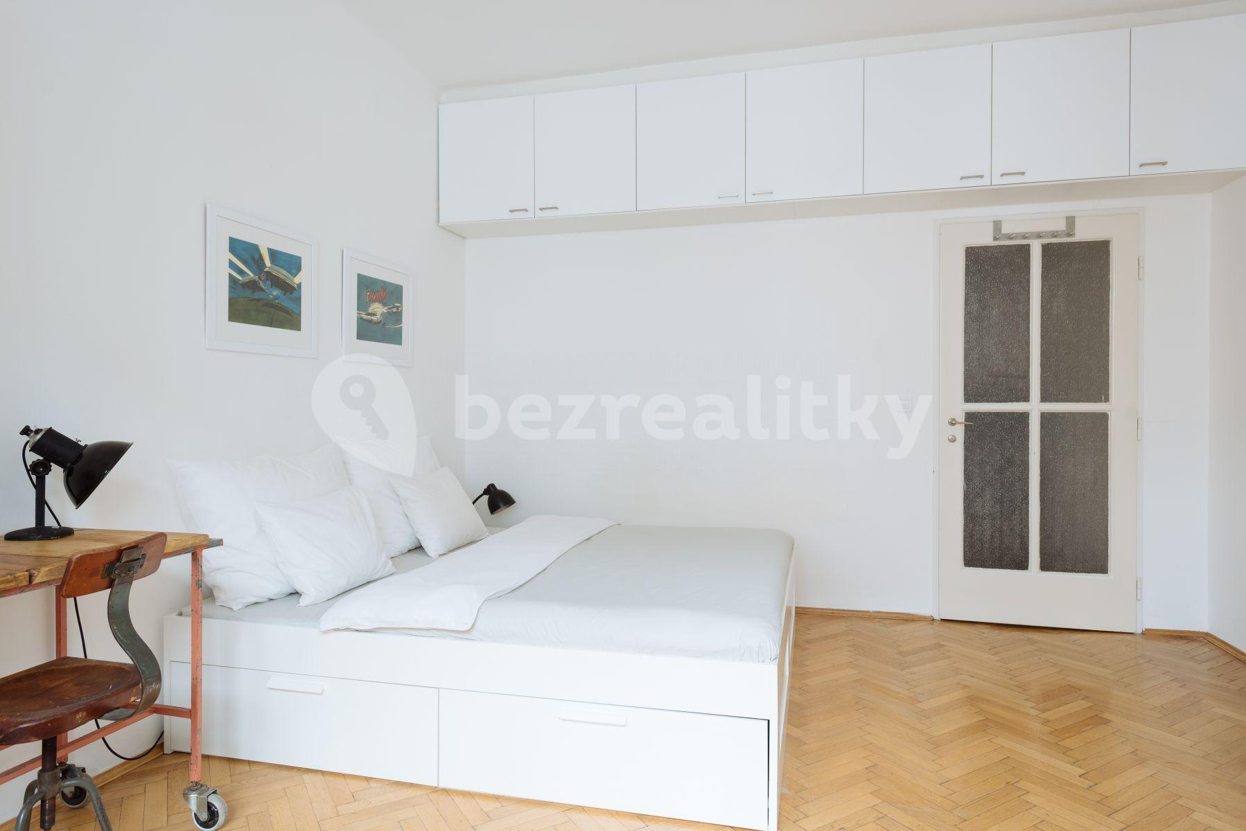 Prenájom bytu 1-izbový 25 m², Klimentská, Praha, Praha