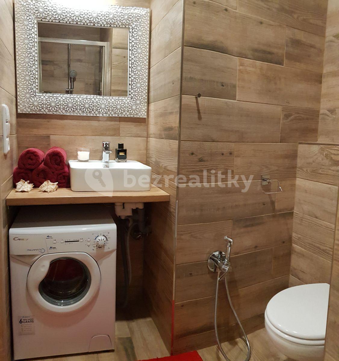 Prenájom bytu Garsoniéra 27 m², Jeremenkova, Praha, Praha