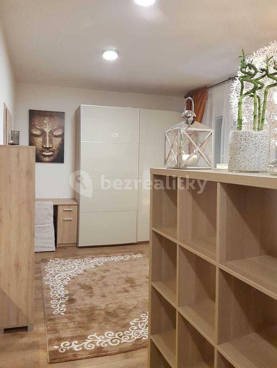 Prenájom bytu Garsoniéra 27 m², Jeremenkova, Praha, Praha