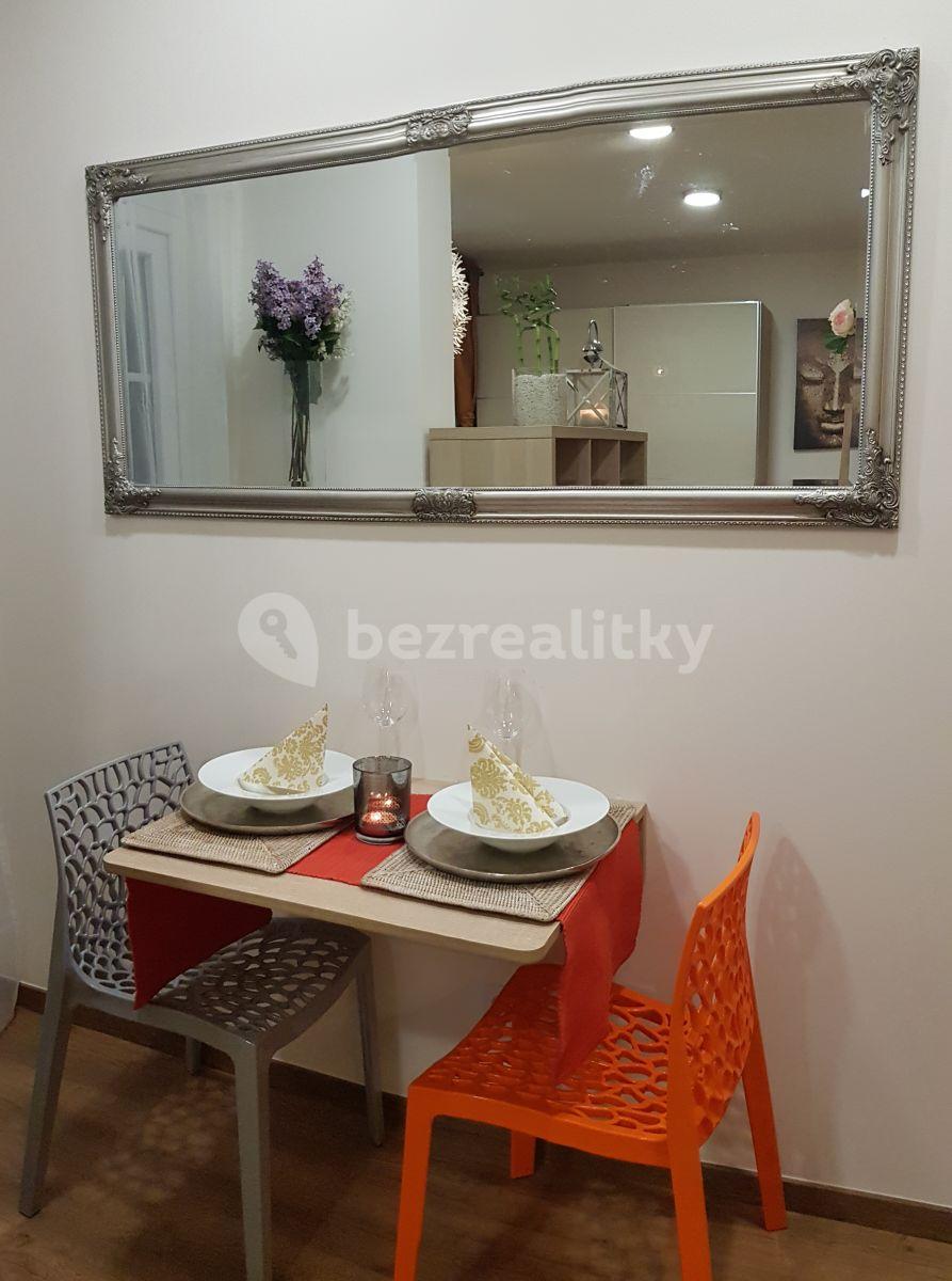 Prenájom bytu Garsoniéra 27 m², Jeremenkova, Praha, Praha