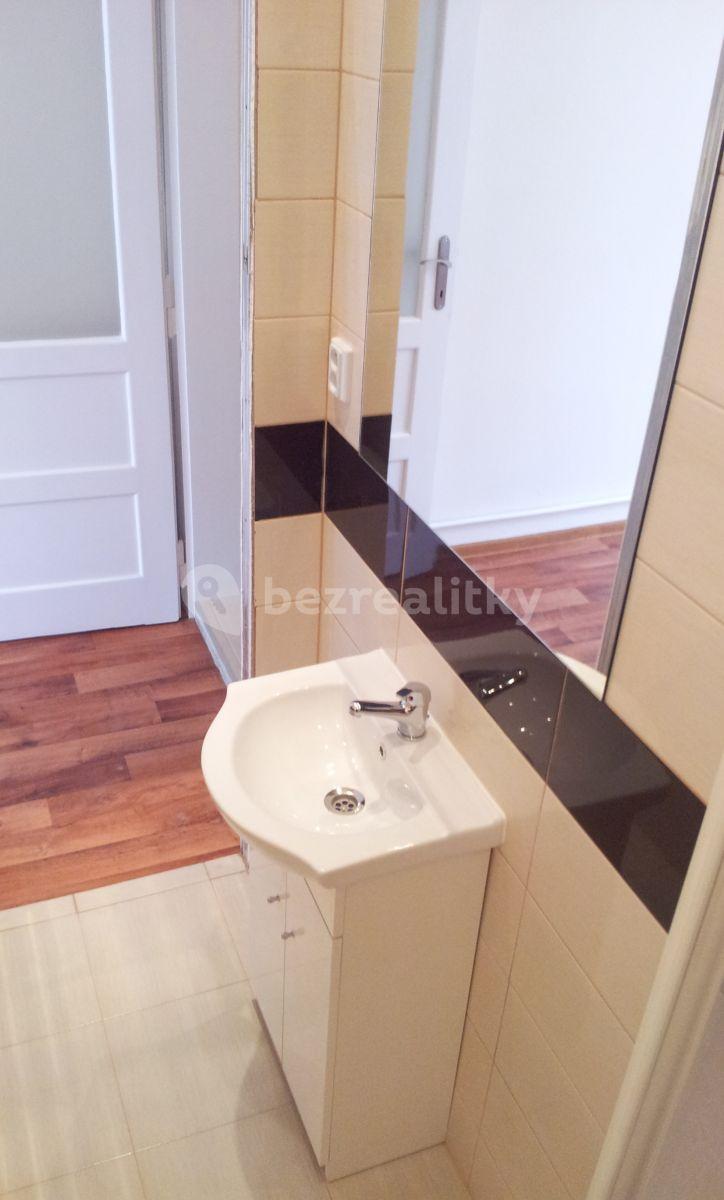 Prenájom bytu 1-izbový 26 m², Slezská, Praha, Praha