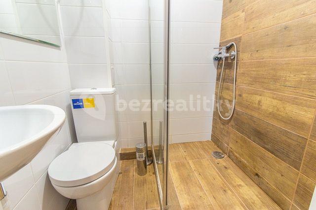 Prenájom bytu 1-izbový 25 m², Plynární, Praha, Praha