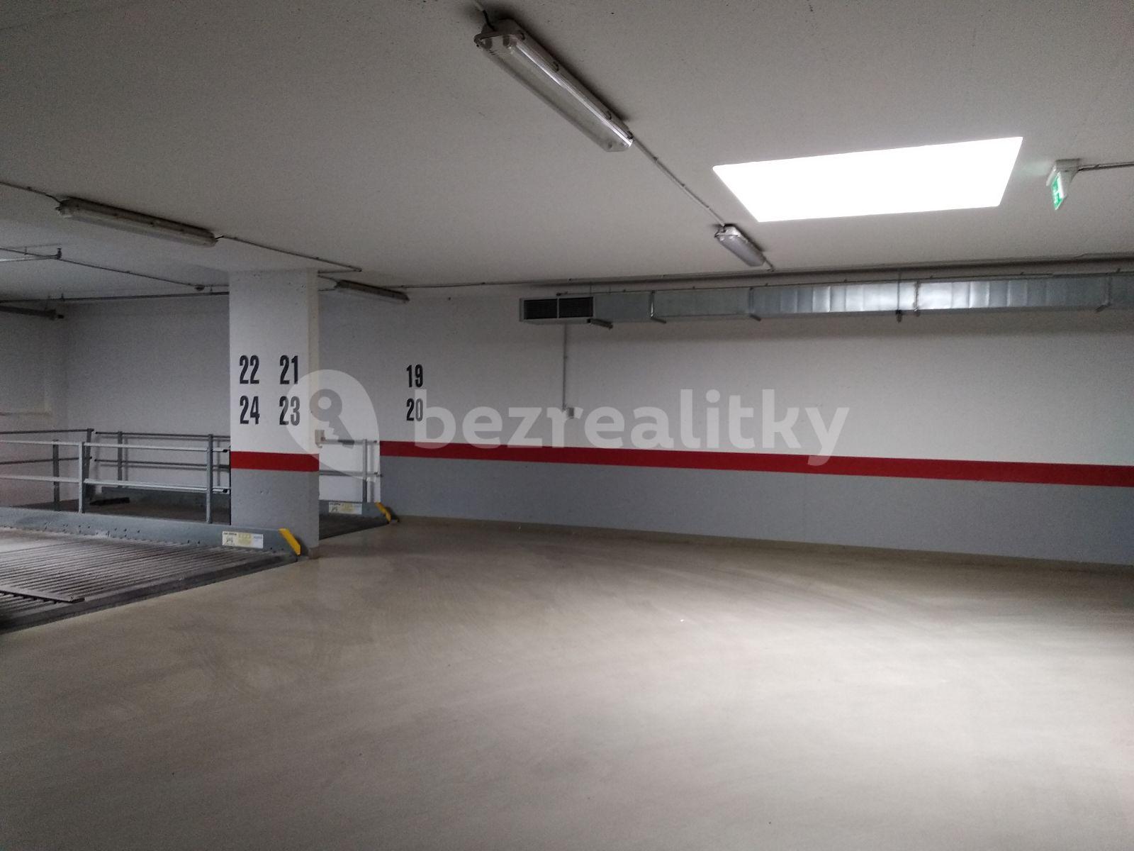 Prenájom garáže 12 m², Na Zatlance, Praha, Praha