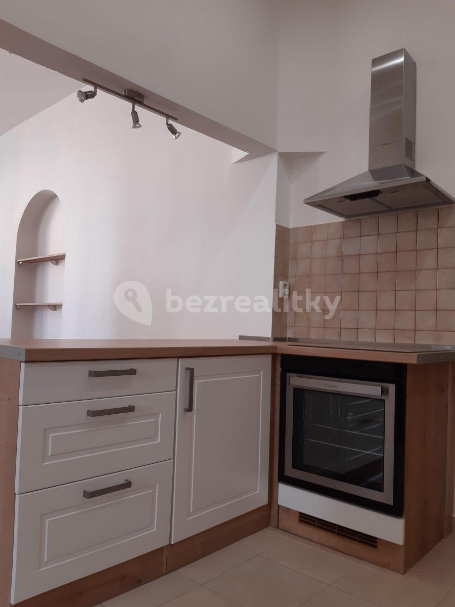 Prenájom bytu 3-izbový 70 m², Brožíkova, Praha, Praha