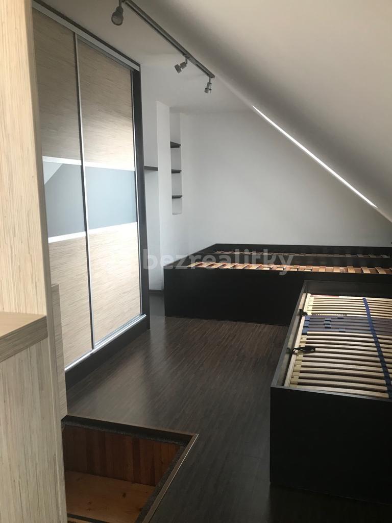 Prenájom bytu 2-izbový 50 m², Kladenská, Praha, Praha