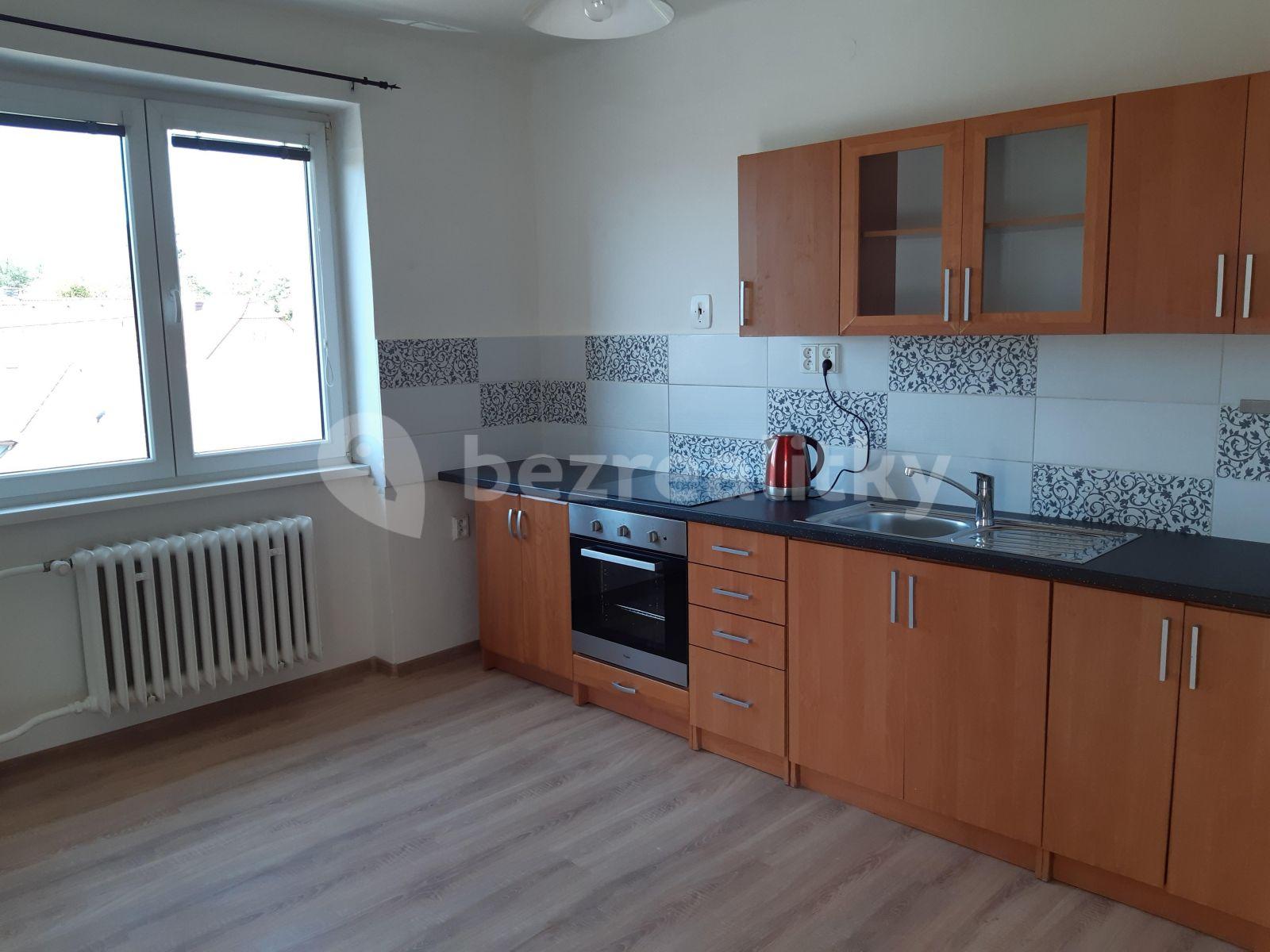 Prenájom bytu 3-izbový 70 m², Líšnice, Líšnice, Středočeský kraj