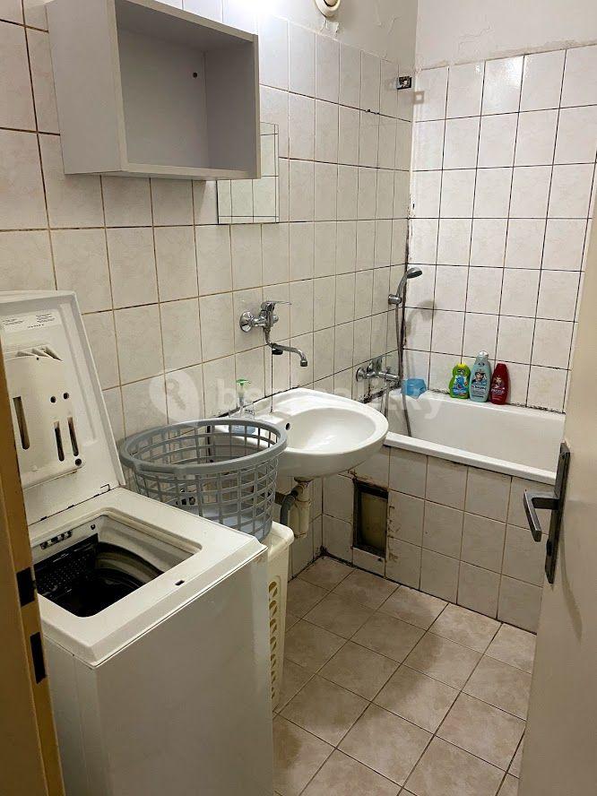 Prenájom bytu 3-izbový 54 m², Bryksova, Praha, Praha