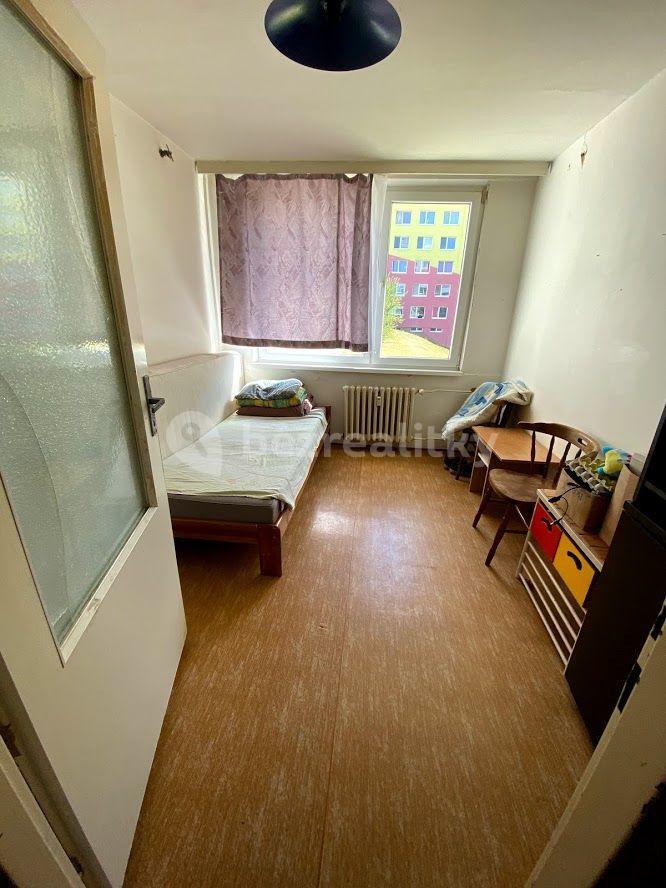 Prenájom bytu 3-izbový 54 m², Bryksova, Praha, Praha