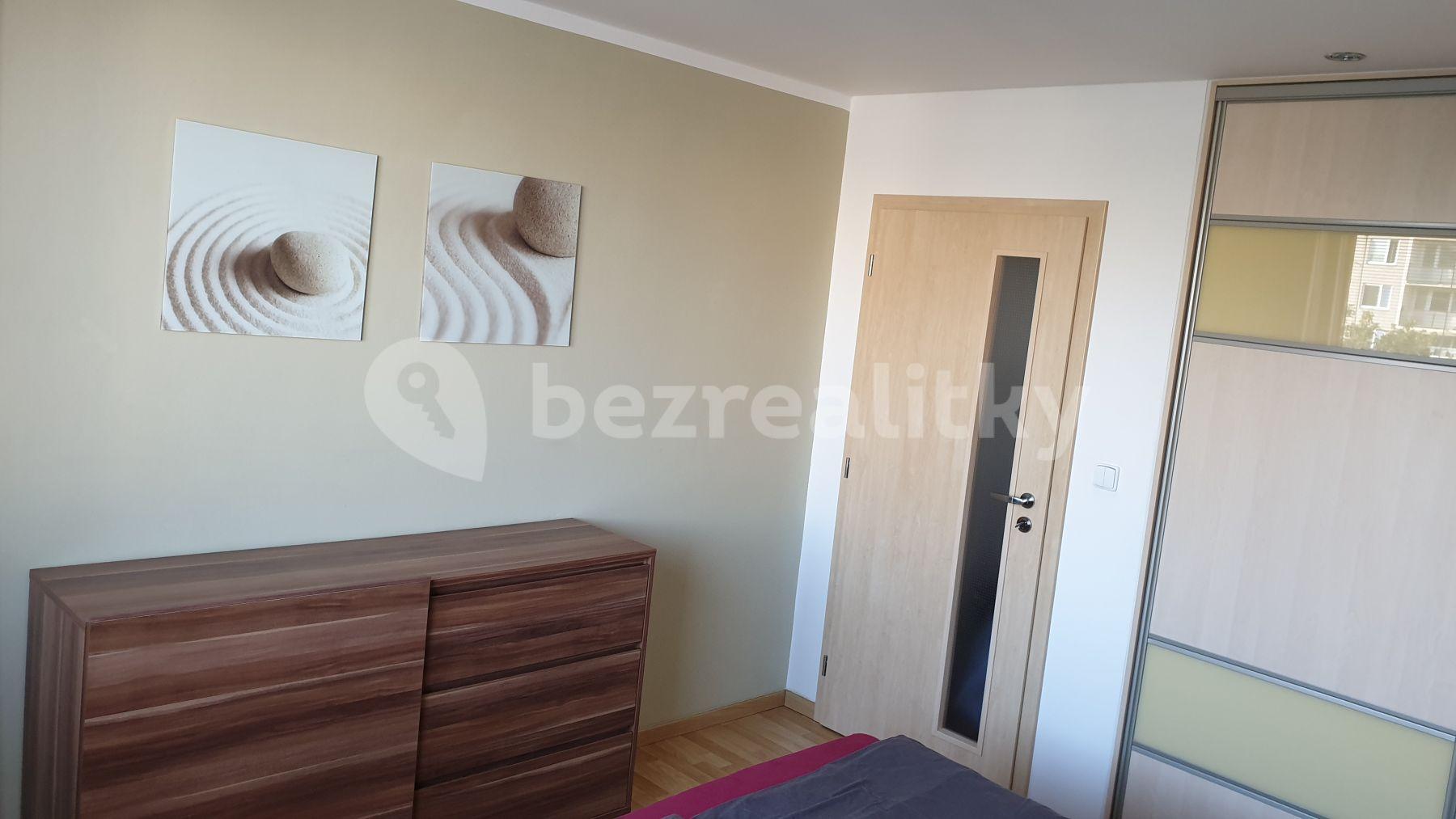 Prenájom bytu 3-izbový 78 m², Petržílkova, Praha, Praha