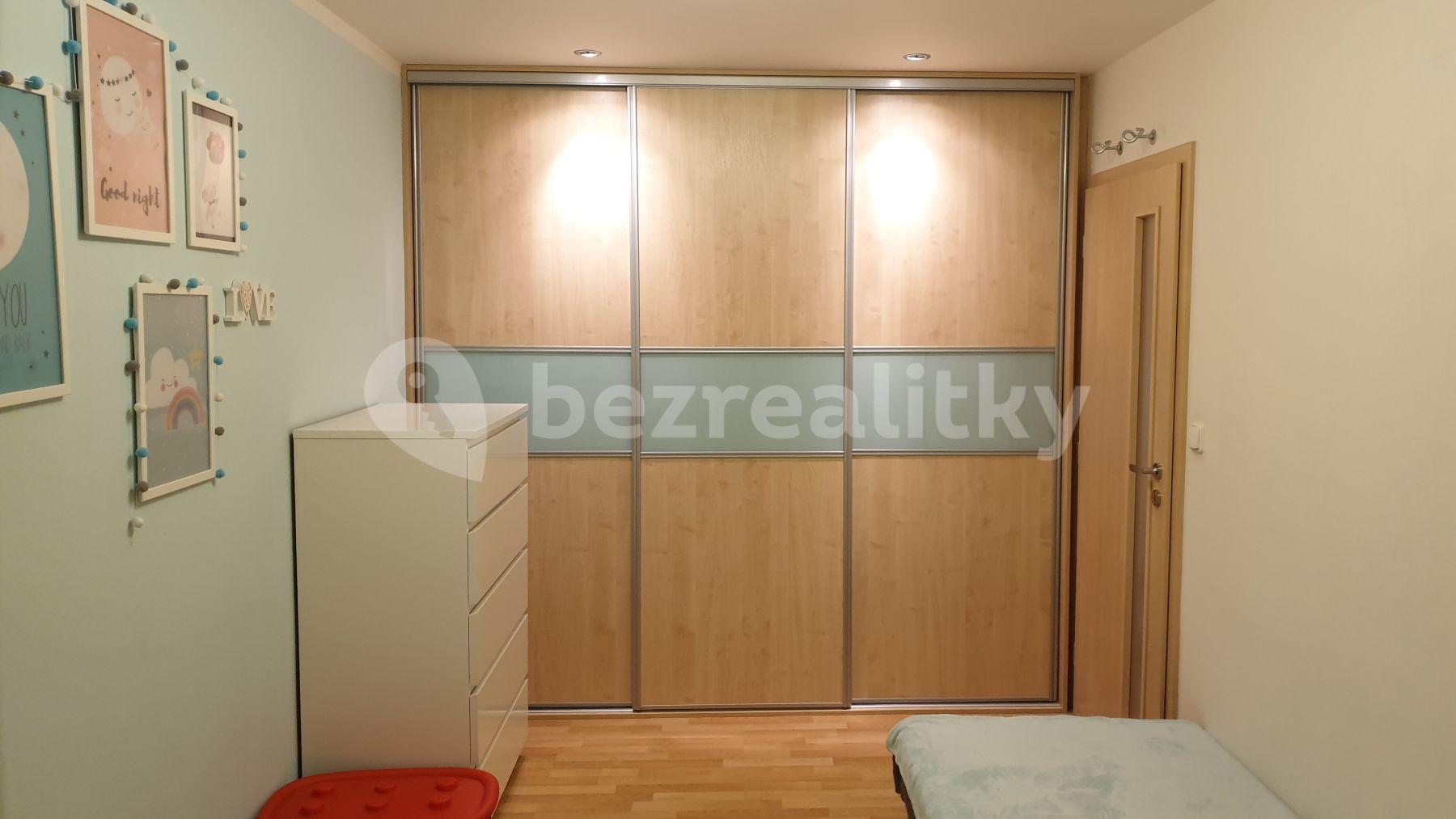 Prenájom bytu 3-izbový 78 m², Petržílkova, Praha, Praha