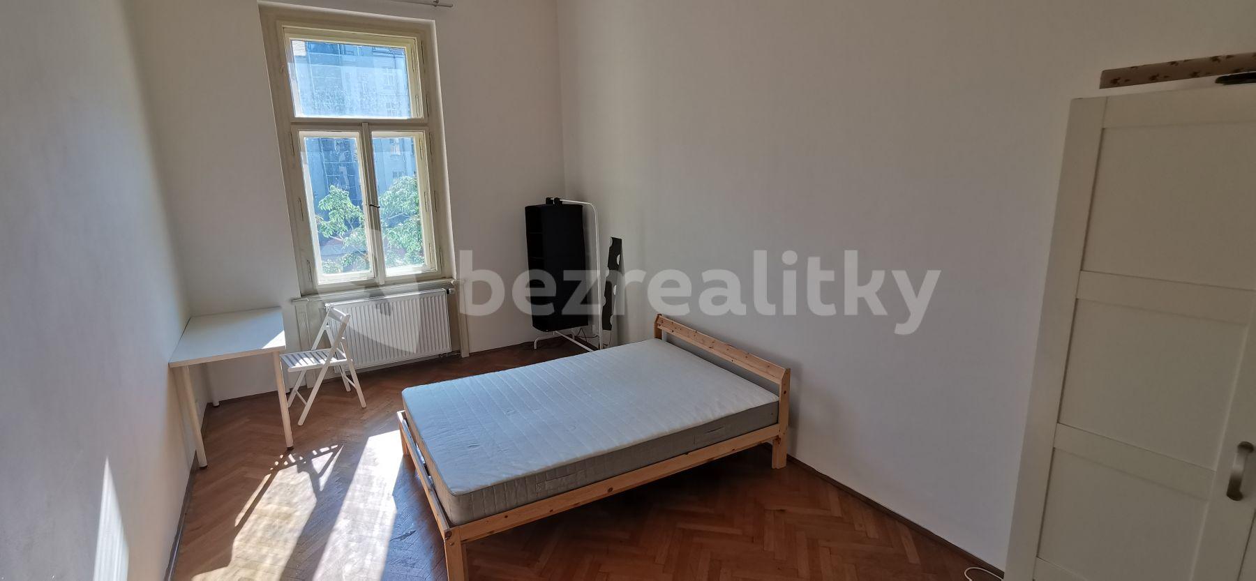 Prenájom bytu 3-izbový 130 m², Italská, Praha, Praha