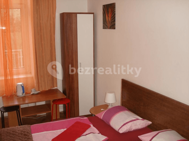 Prenájom bytu Garsoniéra 20 m², Plzeňská, Praha, Praha