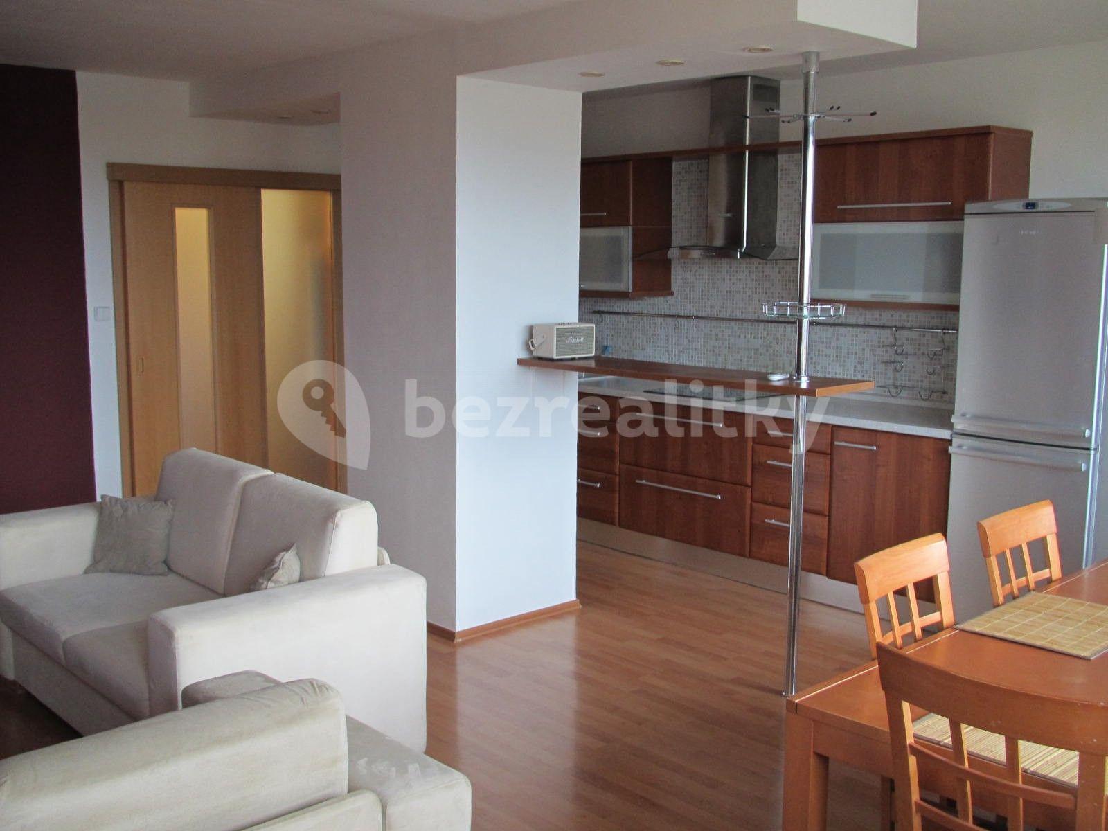 Prenájom bytu 3-izbový 81 m², Štětínská, Praha, Praha