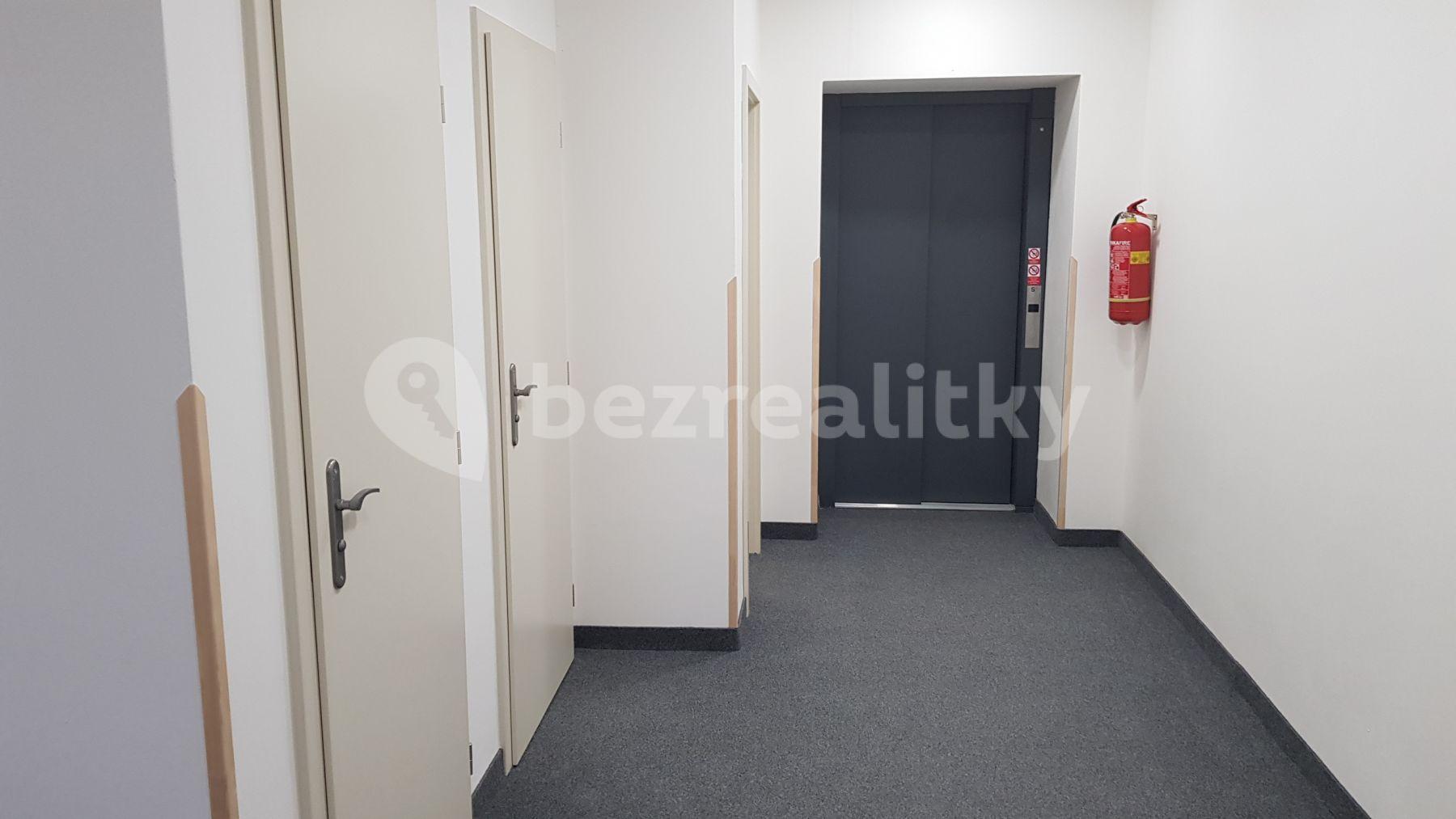 Prenájom nebytového priestoru 41 m², Staré Náměstí, Ostrov, Karlovarský kraj