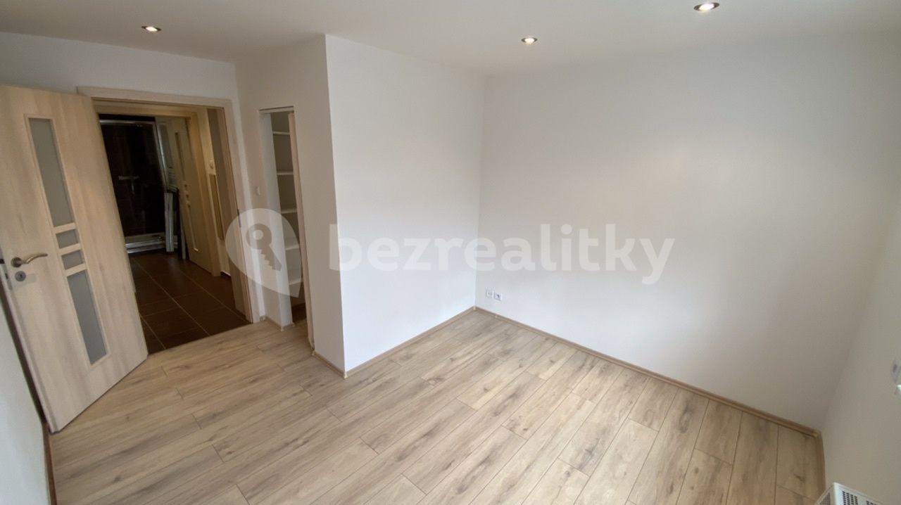 Prenájom bytu 2-izbový 54 m², Petrohradská, Kladno, Středočeský kraj