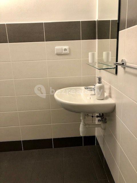 Prenájom bytu 1-izbový 30 m², Kloboučnická, Praha, Praha