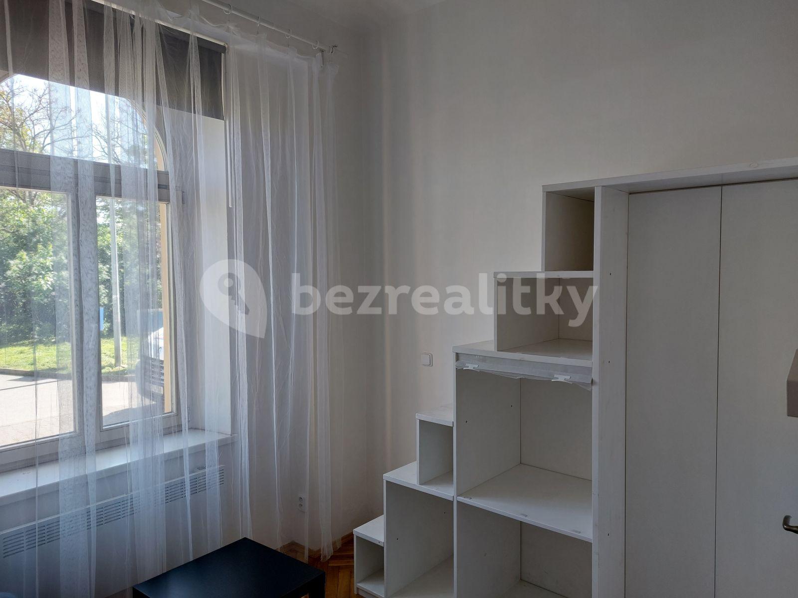 Prenájom bytu 1-izbový 16 m², Křížová, Praha, Praha