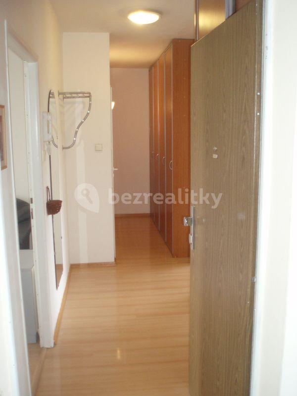 Prenájom bytu 4-izbový 68 m², Mimoňská, Praha, Praha