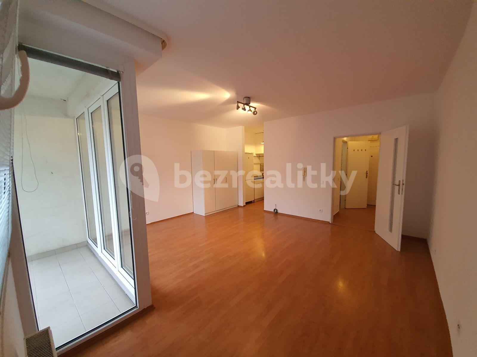 Prenájom bytu 1-izbový 33 m², Kloboučnická, Praha, Praha