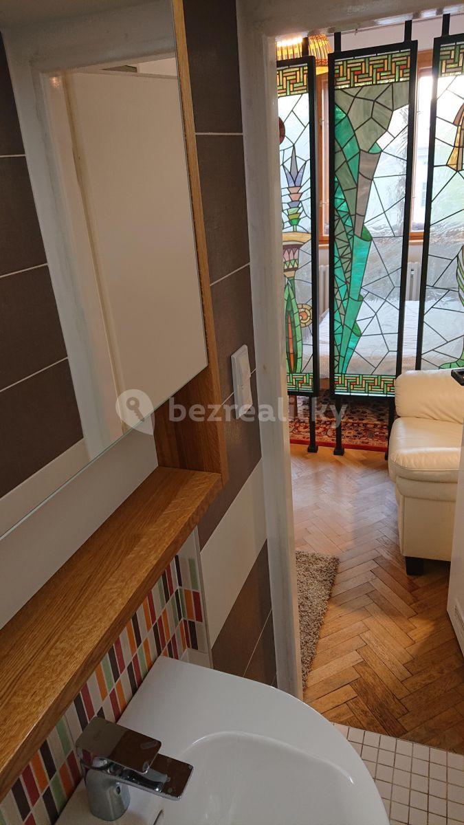 Prenájom bytu 2-izbový 38 m², U Milosrdných, Praha, Praha