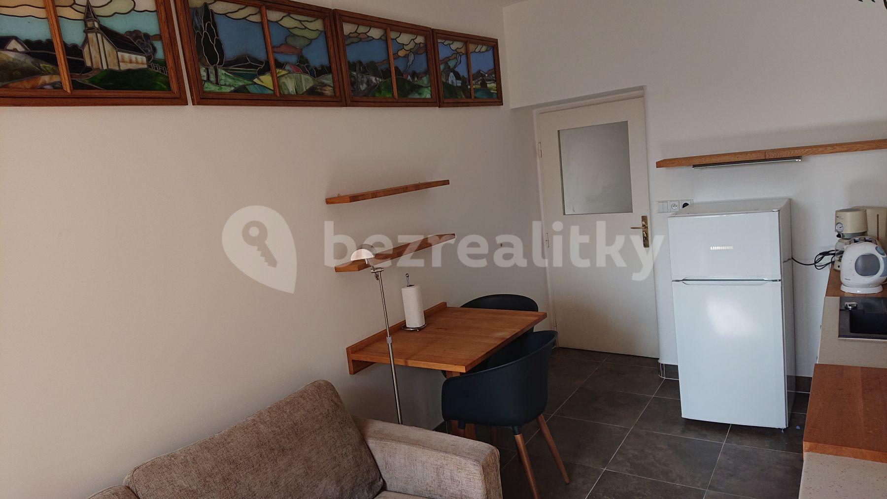 Prenájom bytu 2-izbový 38 m², U Milosrdných, Praha, Praha