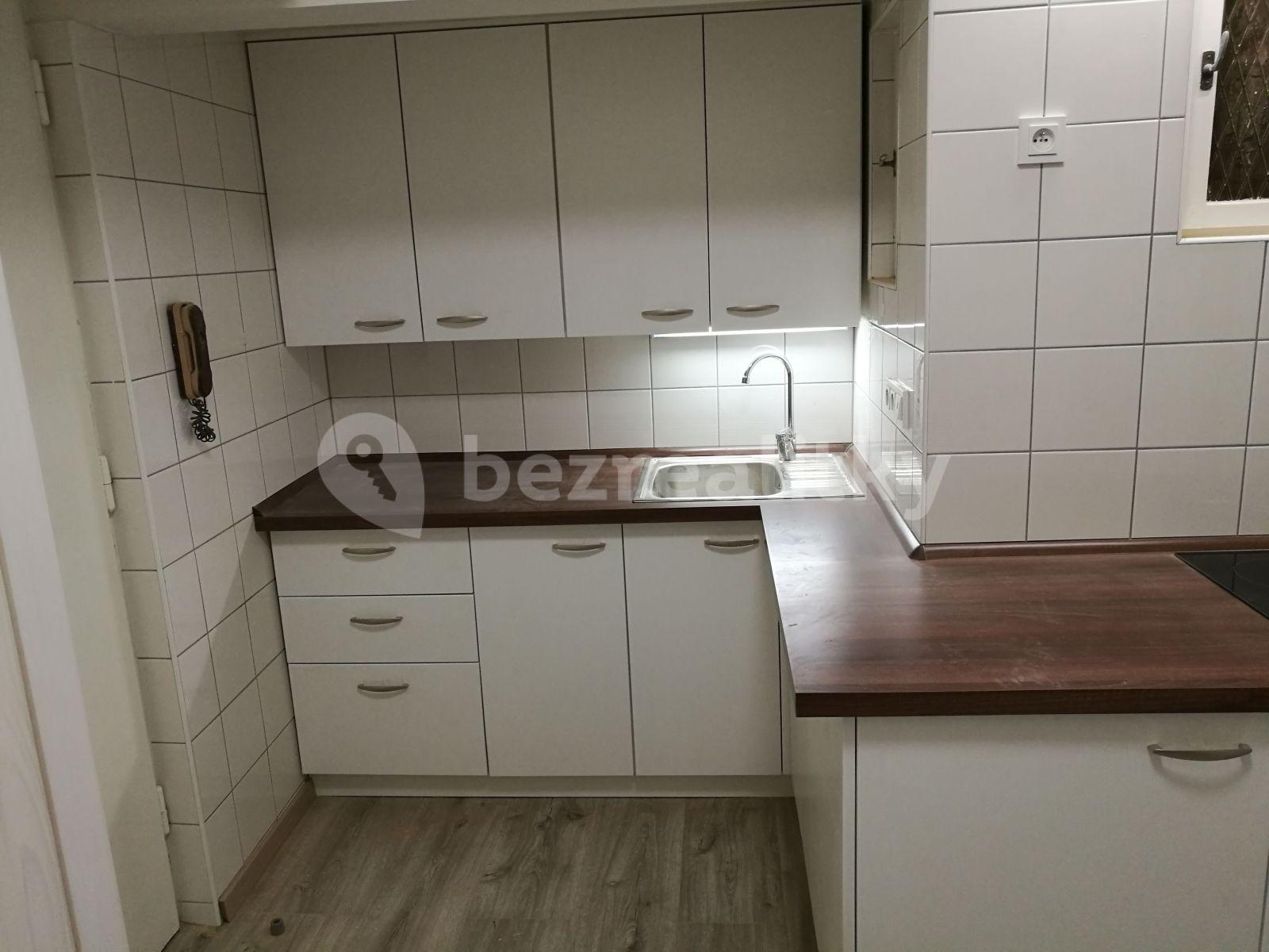 Prenájom bytu 2-izbový 56 m², Podbabská, Praha, Praha