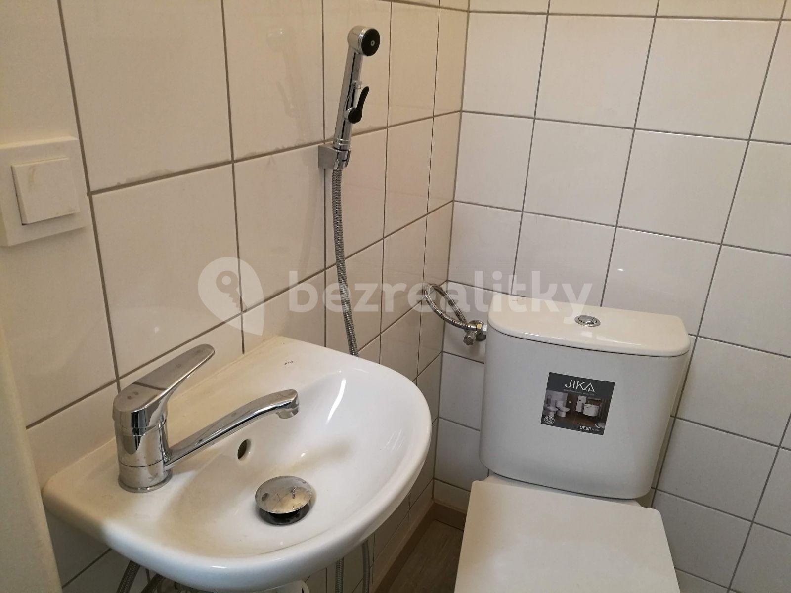 Prenájom bytu 2-izbový 56 m², Podbabská, Praha, Praha