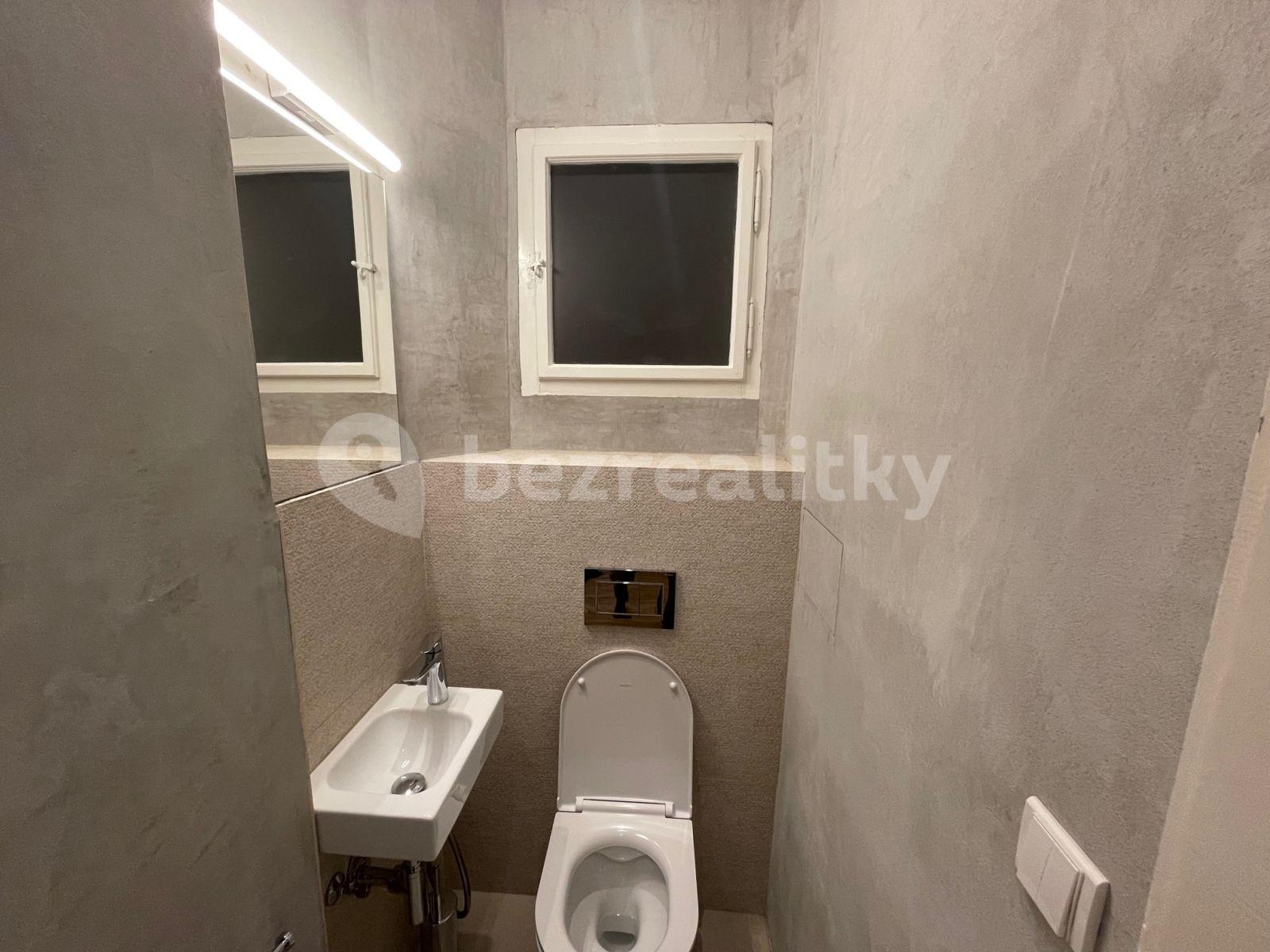 Prenájom bytu 2-izbový 61 m², Záhořanského, Praha, Praha