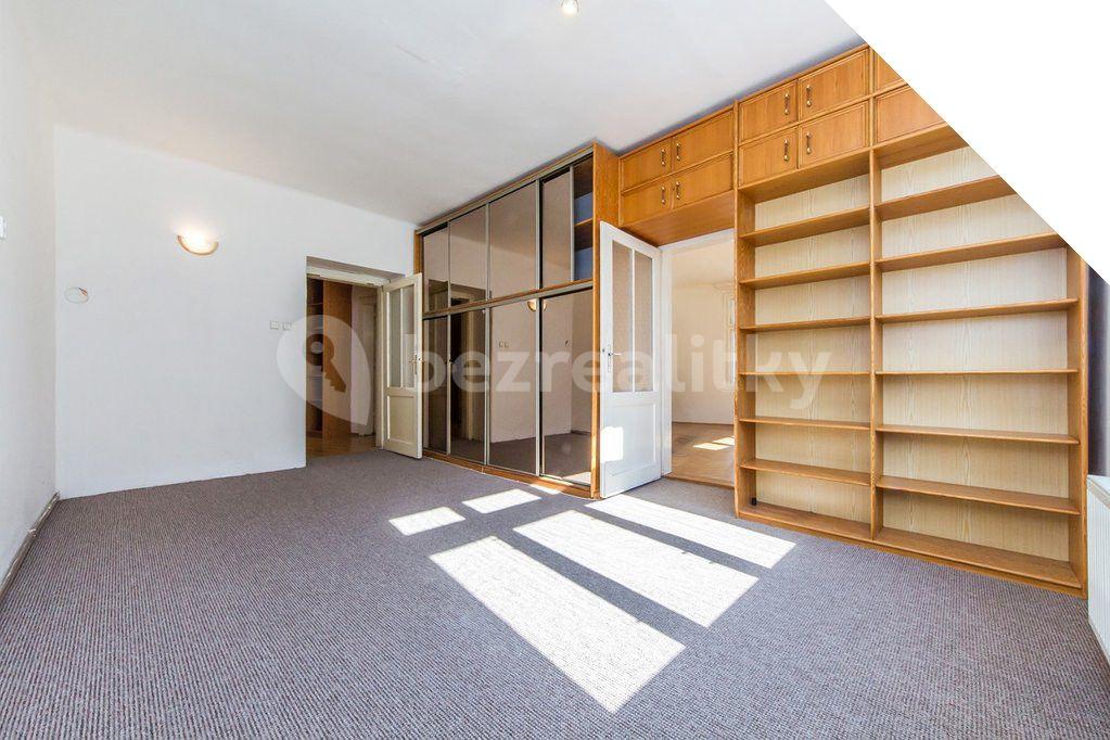 Prenájom bytu 2-izbový 80 m², Slovinská, Praha, Praha