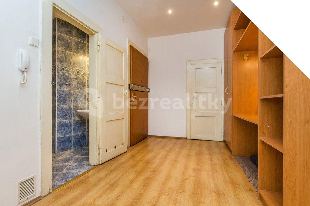 Prenájom bytu 2-izbový 80 m², Slovinská, Praha, Praha