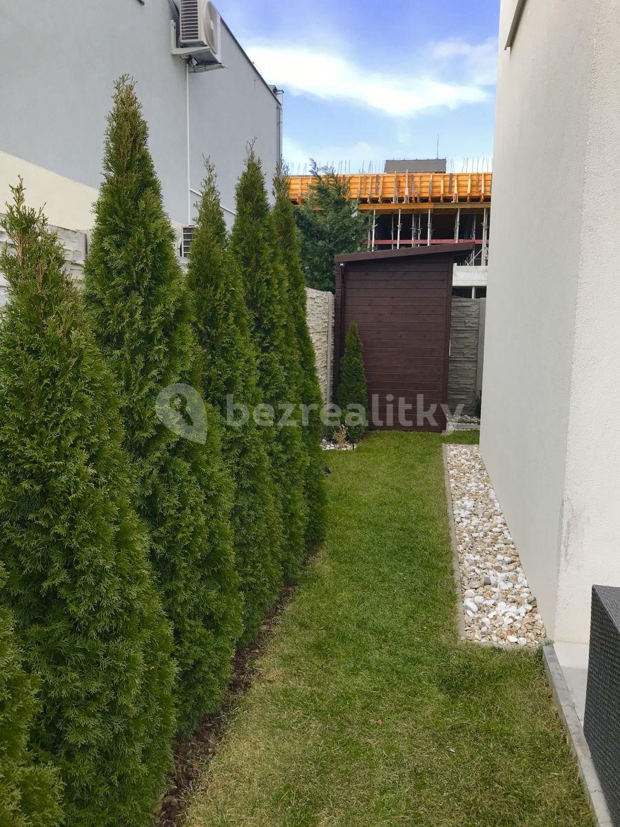 Prenájom bytu 3-izbový 78 m², Opálová, Jarovce, Bratislavský kraj