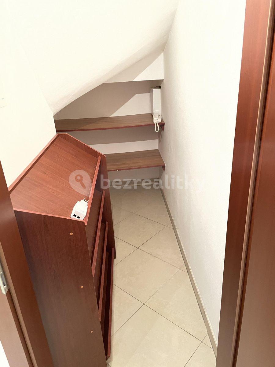 Prenájom bytu 5-izbový 170 m², Žampiónová, Praha, Praha