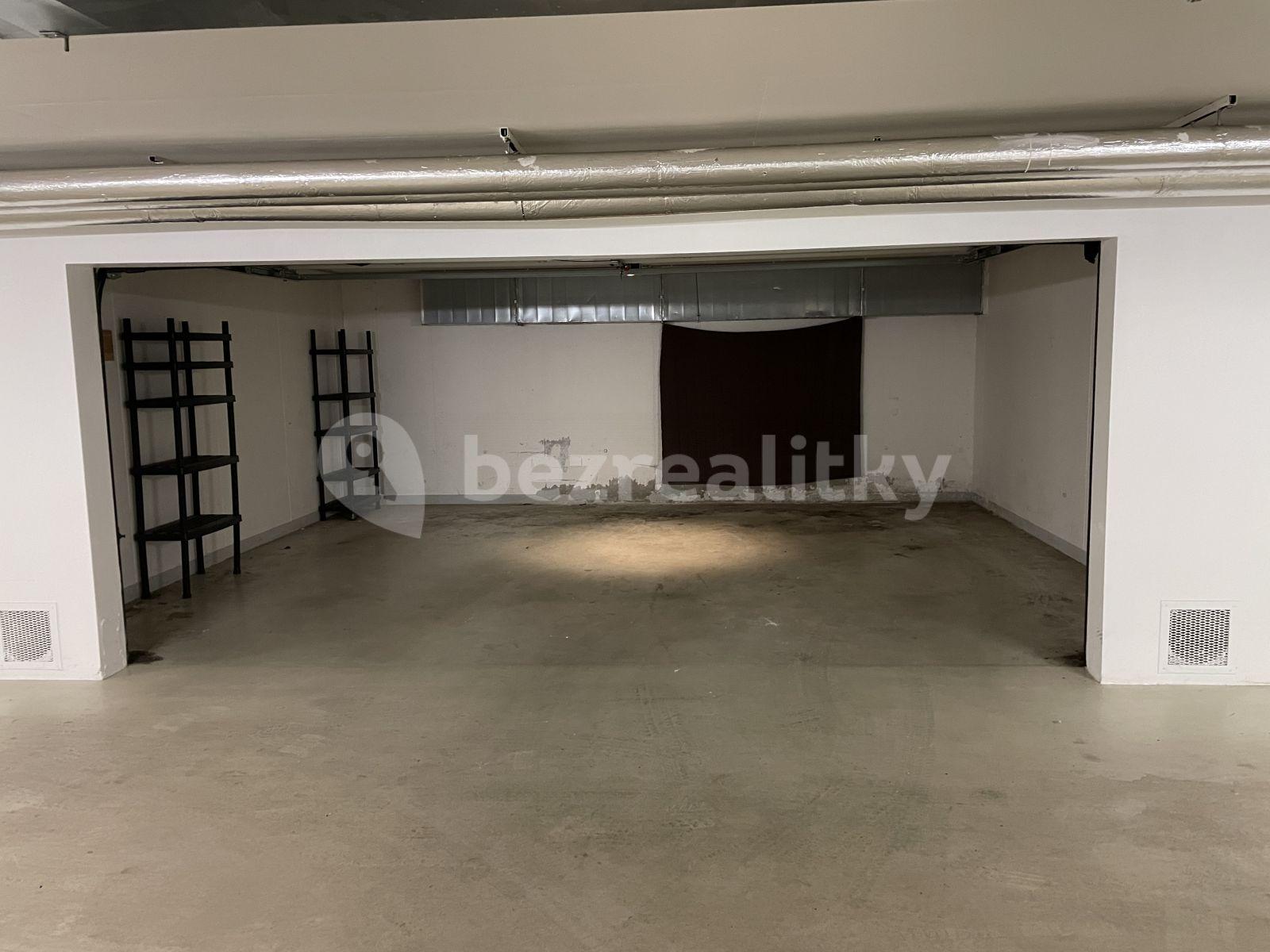 Prenájom bytu 5-izbový 170 m², Žampiónová, Praha, Praha