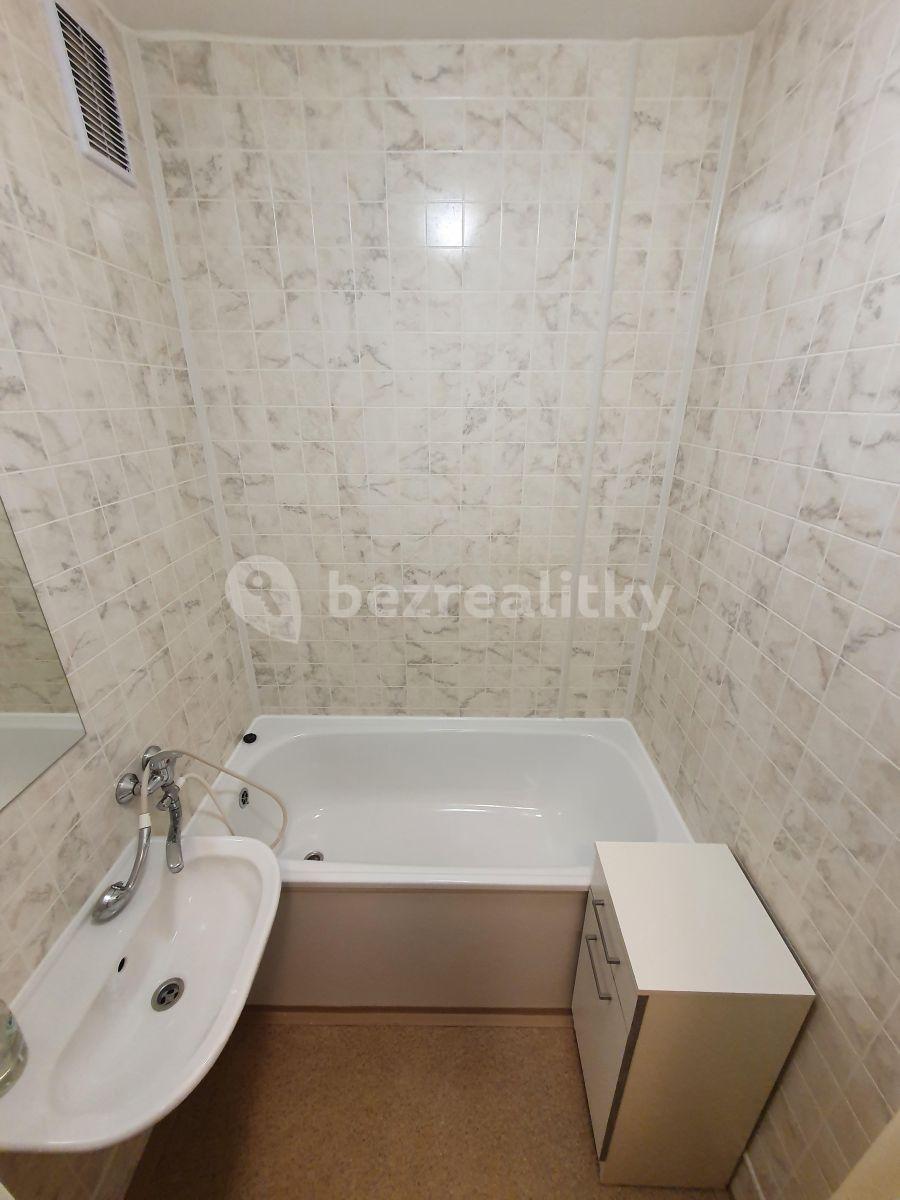 Prenájom bytu 1-izbový 38 m², Brunclíkova, Praha, Praha