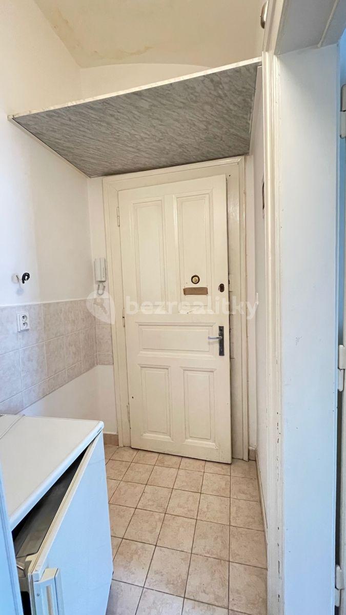 Prenájom bytu Garsoniéra 28 m², Velehradská, Praha, Praha