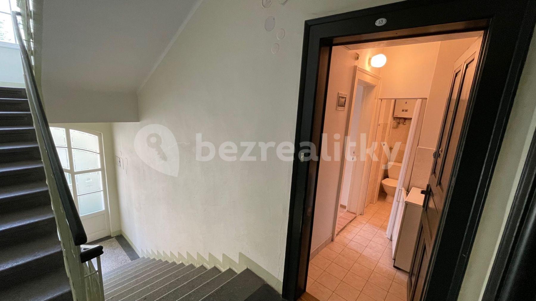 Prenájom bytu Garsoniéra 28 m², Velehradská, Praha, Praha