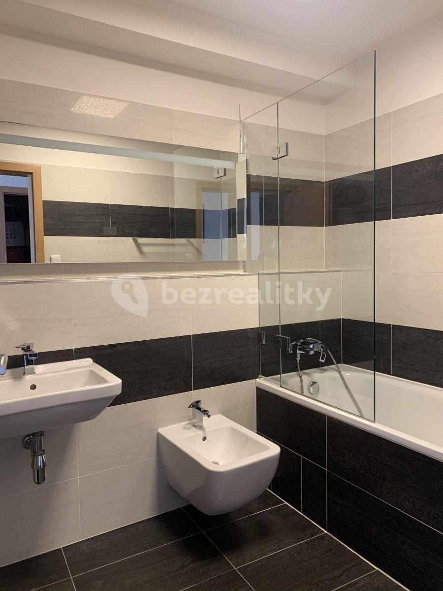 Prenájom bytu 2-izbový 80 m², Madridská, Praha, Praha